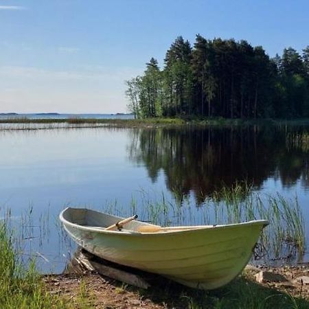 Pulla Karvisen Maatilamatkailussa Ruokola Exterior photo